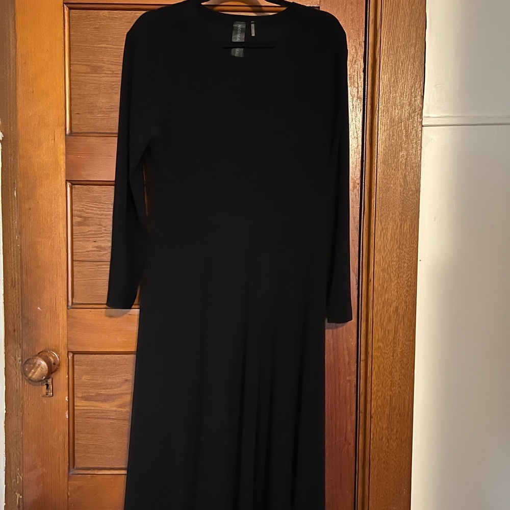 Norma Kamali, long, stretchy, simple.